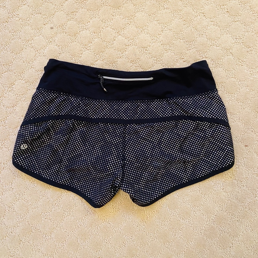 Black Lululemon shorts EUC